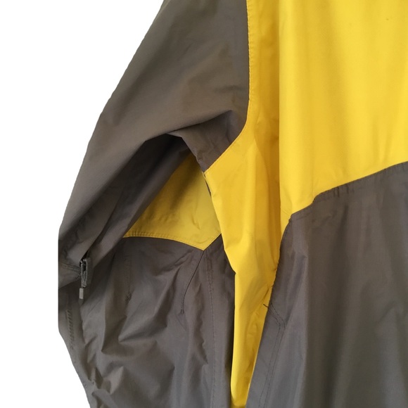 Helly Hansen Hooded Full Zip Rain Jacket. Sz L - Picture 5 of 9